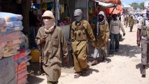AL-SHABAB LANÇA ATAQUE SURPREENDENTE E DEVASTADOR EM CIDADE-CHAVE DA SOMÁLIA!