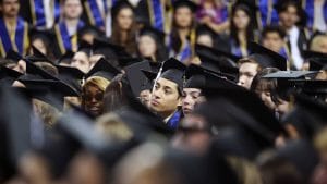 Faculdade: O Grande Roubo do Século que Pode Arruinar Sua Vida Financeira!