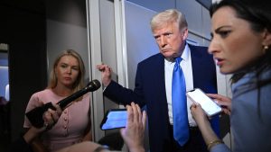 Trump Pode Deixar Estudantes na Mão: Mudanças de Empréstimos em Jogo!