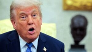 Trump Declara Guerra: CFPB Ataca Fundos de Empréstimos Estudantis!