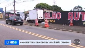 TRAGÉDIA CHOCANTE: Motorista preso após capotagem letal na Dutra! Duas vidas perdidas!