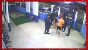 URGENTE: POLICIAIS REALIZAM RESGATE DRAMÁTICO DE RECÉM-NASCIDO ENGASGADO!