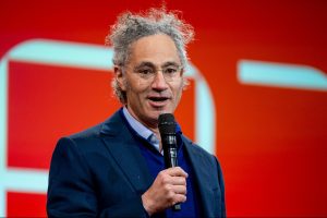 Palantir Abre Portas: Desista da Faculdade e Lucre com Tecnologia!