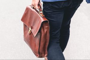 Ganhe Riquezas em Casa: O Segredo Chocante das Operações Comerciais Que Você Não Pode Ignorar!