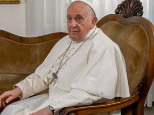 URGENTE: Papa Francisco em Choque! Morre após AVC Roubo de Atenção da Imprensa!