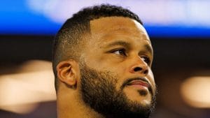 Aaron Donald: A Verdade Sombria por Trás da Ordem de Restrição!