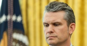 Revelação Bombástica: Hegseth a um Passo de Uma Guerra? Planos Militares Vazados em Bate-Papo!