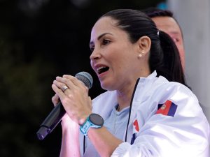 Luisa Gonzalez em Rota de Colisão com Correa: A Batalha Pelo Poder no Equador!