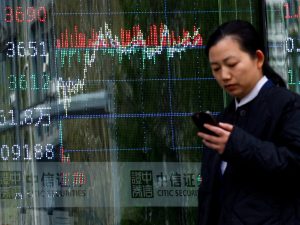 URGENTE: Trump LANÇA ALERTA CHOCANTE à China – Tarifas de Eletrônicos em Jogo!