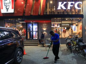 Massacre nos KFC do Paquistão: Mais de 170 Presos em Protestos Explosivos de Gaza!