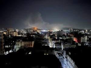 Houthis Lançam Bombas Chocantes em Sanaa: Conflito Israel-Palestina em Ponto de Ferve!