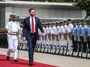 Vice-presidente dos EUA desce na Índia enquanto nuvens de guerra comercial se acumulam!