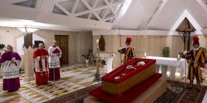 Lula e a Turma dos Poderes: A Despedida do Papa que Abala Brasília!