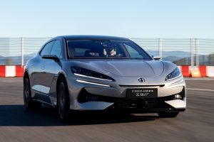 Desvende o Monstro: Denza Z9 GT 2025 – O Supercarro que Abalará seu Bolso!