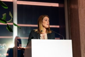 Roberta Metsola: O Futuro Sombrio das Notícias Independentes Está em Jogo!