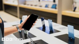 ALERTA URGENTE: Trump SALVA Smartphones e Computadores de Tarifas Escandalosas!