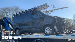 URGENTE: Motorista FOGE após acidente chocante no Little Aston Golf Course!