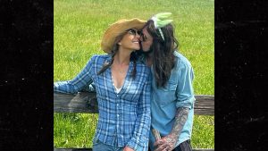 Elizabeth Hurley e Billy Ray Cyrus: Romance Surpreendente que Abala o Mundo das Celebridades!