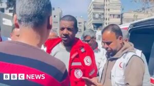 Medic de Gaza Libertado Após Ataque Mortal: A Verdade Chocante Revelada pelo Crescente Vermelho!