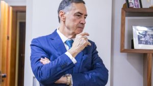 Barroso Desafia o Sistema: Voto Polêmico Contra Afastamento de Ministros e PGR no Caso do Golpe!