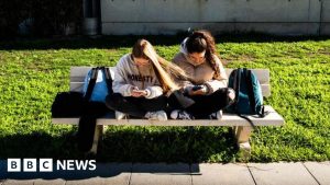 URGENTE: Ofcom Impondo Regras Drásticas para Proteger Nossas Crianças da Perigosa Internet!