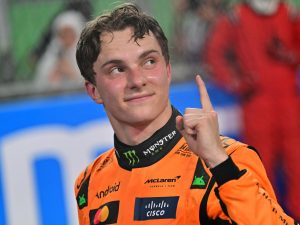 Choque Total: Piastri Derruba Verstappen e Assalta a Liderança do Campeonato na F1 Saudita!