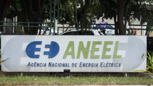 Aneel faz ALERTA CHOCANTE: Enel pode deixar SP e RJ na MIRA da Crise!