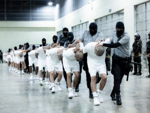 Trump e Bukele: O Acordo Polêmico Que Pode Explusar Milhares de Imigrantes!