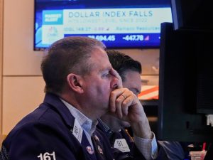Crise à Vista: Trump Desata Fúria Contra Powell e Abala o Dólar!