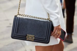 Transforme suas Sacolas de Grife em Dinheiro Rápido: Descubra os 8 Locais Secretos que Ninguém Está Te Contando!