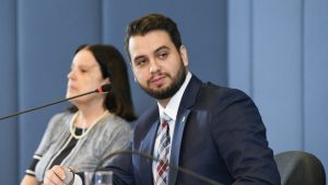 Filipe Martins: Assessor de Bolsonaro sob Fogo Cruzado! Acusações Bombásticas à Vista!