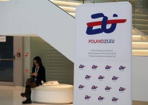 Polônia Ignora Crise Climática e Foca em Segurança: Choque na Liderança da UE!
