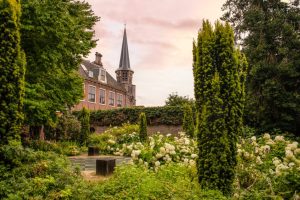 Universidades em Chamas: Holanda Lança Verificações Anti-Sabotagem e Gera Caos!