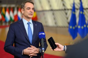Revolução Tecnológica: Primeiro-Ministro Grego Enfrenta Gigantes da Indústria em Atenas!