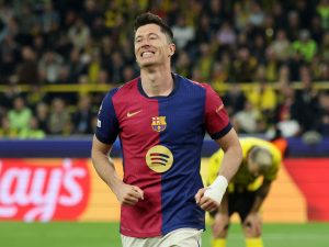 CHOQUE NO MUNDO DO FUTEBOL: Barcelona e PSG nas Semifinais! Dortmund e Villa DEIXAM TUDO em PEDAÇOS!