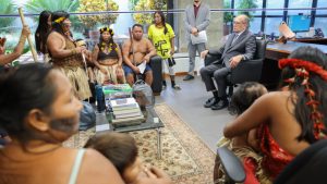 Gilmar em Conflito: Indígenas Munduruku Desencadeiam Batalha Política Explosiva!
