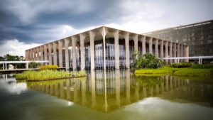 Itamaraty Corta Cabeça: Funcionário Fala em “Cacete” nos Indígenas e é Expulso!
