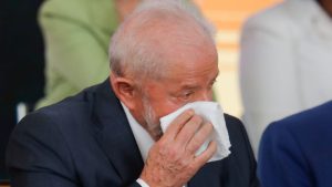 Desastre Político: Lula Afunda com Incríveis 57,4% de Rejeição!