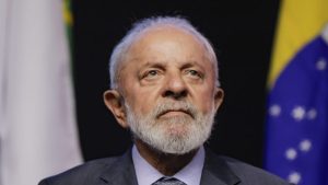 Crise Total: 67,4% de Curitibanos Rejeitam Governo Lula e Exigem Mudanças URGENTES!