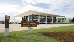 Bombástica Batalha Política: Procurador e Assessor de Dino se Acusam em Escândalo no STF!
