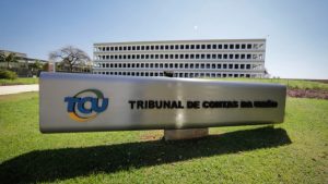 TCU Explode Escândalo: Contratos Secretos de Benefícios em Foco!