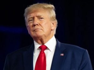 URGENTE: Trump em choque! Suprema Corte aborta deportações de venezuelanos!