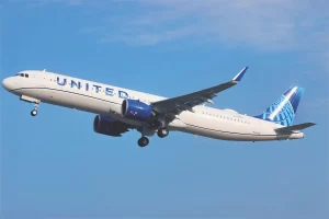United Airlines CANCELA voos: O Colapso da Aviação em Tempos de Crise Tecnológica!