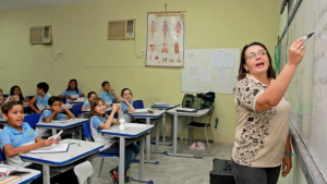 Comissão de Educação em Alerta: Carteira Nacional Docente Pode Revolucionar o Ensino ou Criar Caos!