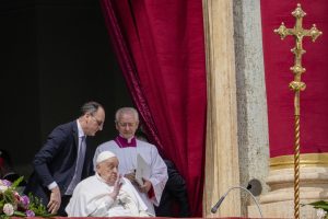 Papa Francisco Desafia a Morte e Surpreende Fãs com Aparição de Páscoa Após Luta Contra Pneumonia!