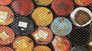 Petróleo em Colapso: Trump Lança Tarifaço e Abala o Mundo!