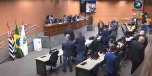 Salários de Presidentes em Jogo: Câmara de Campinas Adia Reajuste e Gera Revolta!