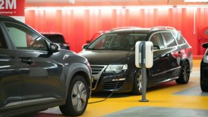 Crise nas Estradas: Importação de Carros Elétricos desaba 51%! O que a Política Esconde?