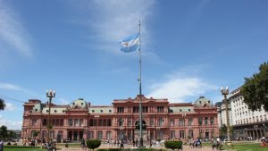 Crise Explosiva: Peso Argentino despenca 11,3% em Meio ao Caos do Controle Cambial!