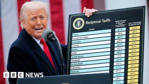 Trump SURPREENDE e REVERSA: Tarifas em Smartphones estão de VOLTA!